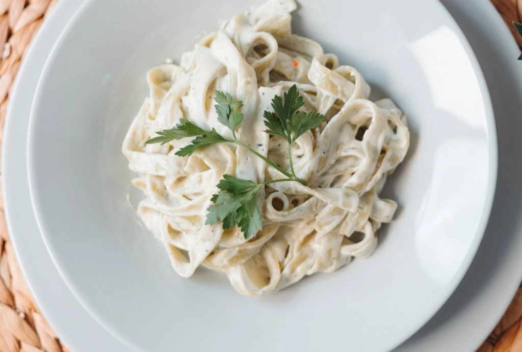 Pantanella tagliatelle with creamy white sauce